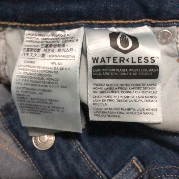 Never worn Levi Ankle crop skinny jeans with leaf pattern at hem - Picture 4 of 4